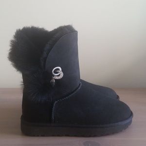 New! UGG Irina sheepskin boots, size 7